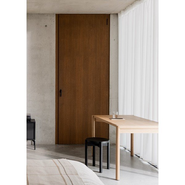 Crni stolac od masivne bukve Hopp – noo.ma-image-3