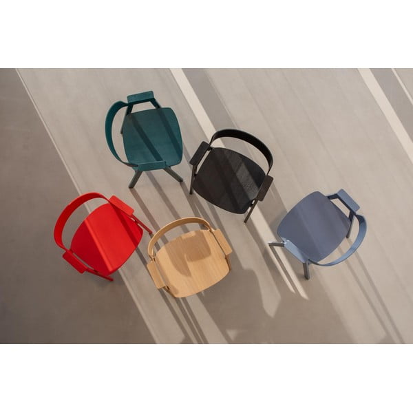 Crna blagovaonska stolica s naslonima za ruke od punog hrasta Flip – Gazzda-image-3