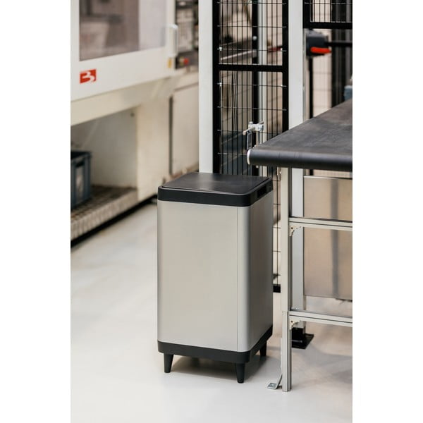 Plastična kanta za smeće na dodir u srebrnoj boji 80 l Berlino – DEA HOME-image-1