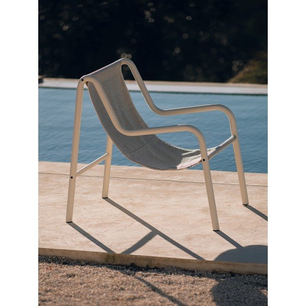 Bež metalna vrtna fotelja Nokk – noo.ma-image-1