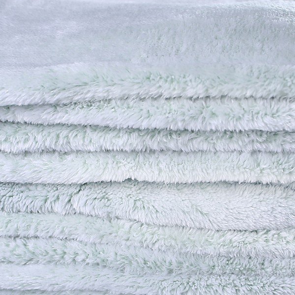 Svijetlozelena deka od mikrovlakana DecoKing Fluff Peppermint, 170 x 210 cm-image-2