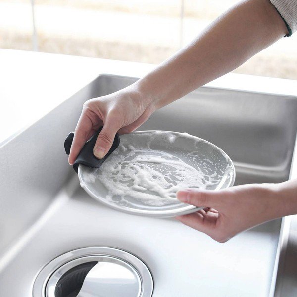 Silikonska spužvica za pranje posuđa Tower – YAMAZAKI-image-2