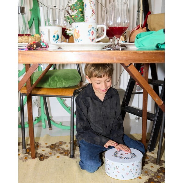 Svijeća vrijeme gorenja 56 h s božićnim motivom Grand Cru Cottage 2025 – Rosendahl-image-4