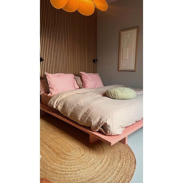 Svijetlo ružičasti bračni krevet od masivnog bora s podnicom 140x200 cm Japan – Karup Design-image-4