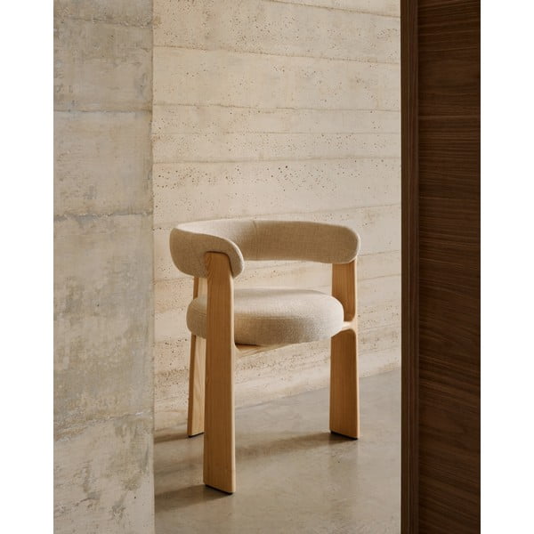 Bež/u prirodnoj boji blagovaonska stolica s naslonima za ruke od čvrste jeseni Granite – Kave Home-image-1
