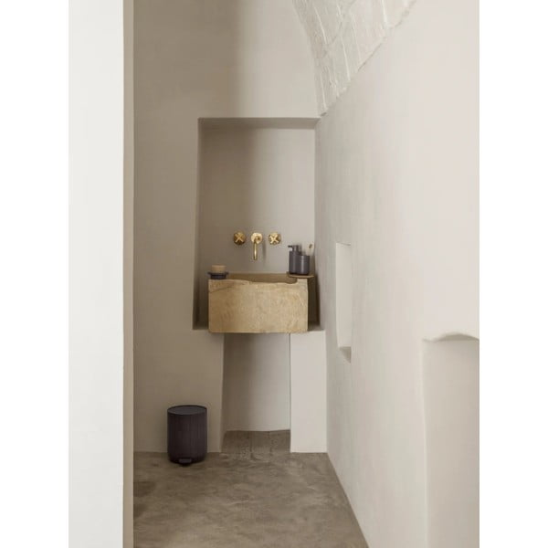 Siva čaša za četkice za zube od polyresina Kua – Blomus-image-4