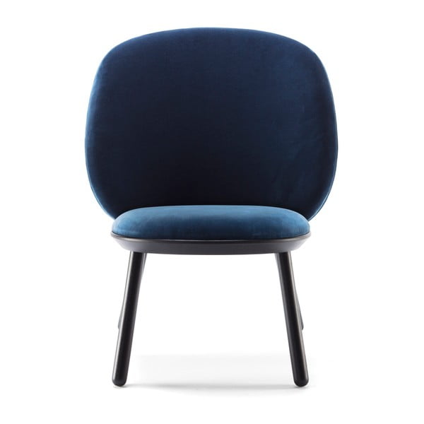 Plava baršunasta fotelja s konstrukcijom od drva jasena s kožnim detaljima EMKO Naïve