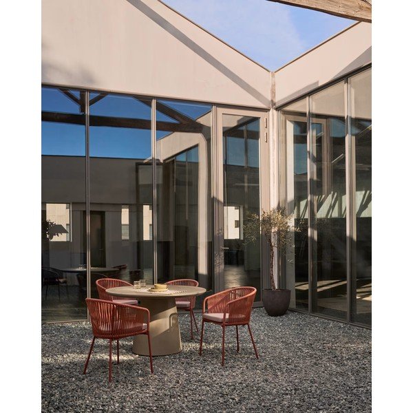 Betonski vanjski blagovaonski stol Kave Home Itai, ⌀ 120 cm-image-3