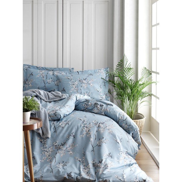 Plava posteljina za bračni krevet/za produženi krevet od renforce pamuka 240x220 cm Blue Floral – Mila Home Luxury-image-1