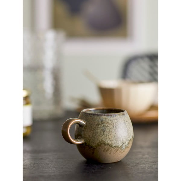 Smeđa keramička šalica 280 ml Paula – Bloomingville-image-1