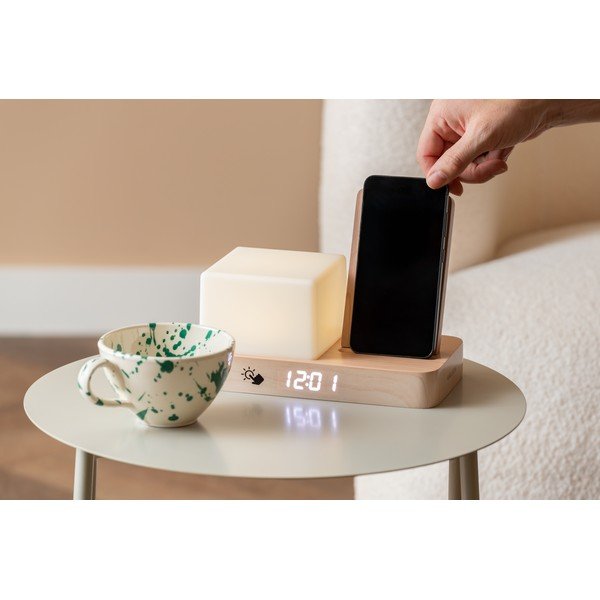 Digitalna/stolna budilica s bežičnim punjačem Retro LED Night Light – Karlsson-image-1