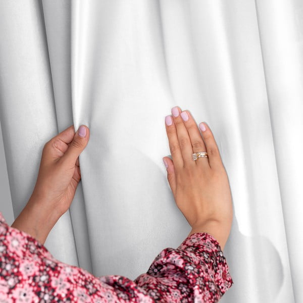 Bijela zavjesa za djelomično zamračenje od samta 140x270 cm Eyelets – Restilo-image-3