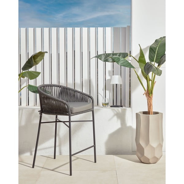 Crna metalna/podstavljena vrtna barska stolica Yanet – Kave Home-image-1