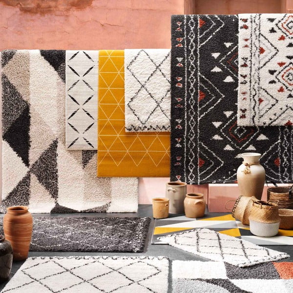 Bež tepih od mješavine pamuka 68x110 cm Modesto – douceur d'intérieur-image-1