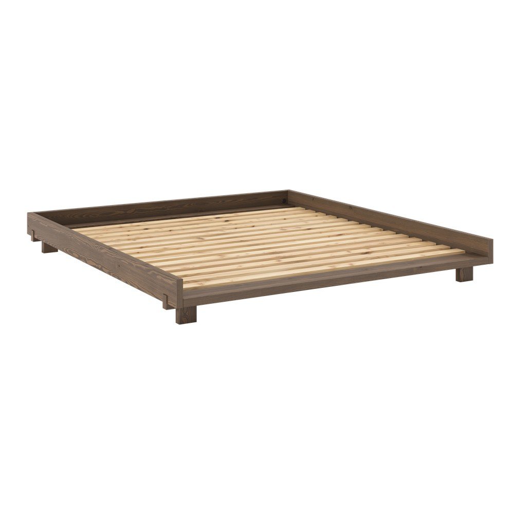 Smeđi bračni krevet od masivnog bora s podnicom 180x200 cm Social – Karup Design