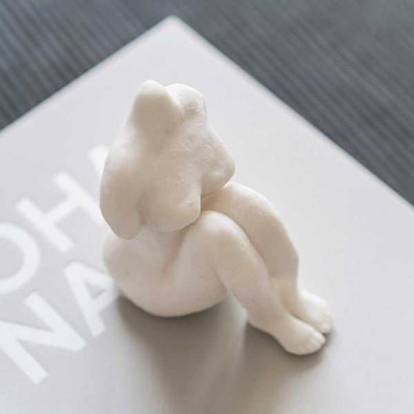 Kipić od polyresina (visina 14 cm) Sitting Woman – Mette Ditmer Denmark-image-2