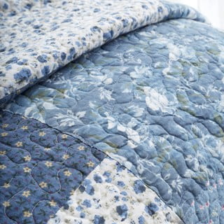 Plavi pamučan prošiven prekrivač 220x230 cm Floral Patchwork – Bianca