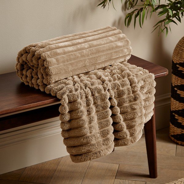Deka od mikropliša 130x170 cm Cosy Ribbed – Catherine Lansfield-image-1