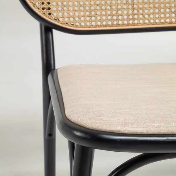 Stolica od punog brijesta sa završnom obradom crnog laka i tapeciranim sjedalom Kave Home Doriane-image-4