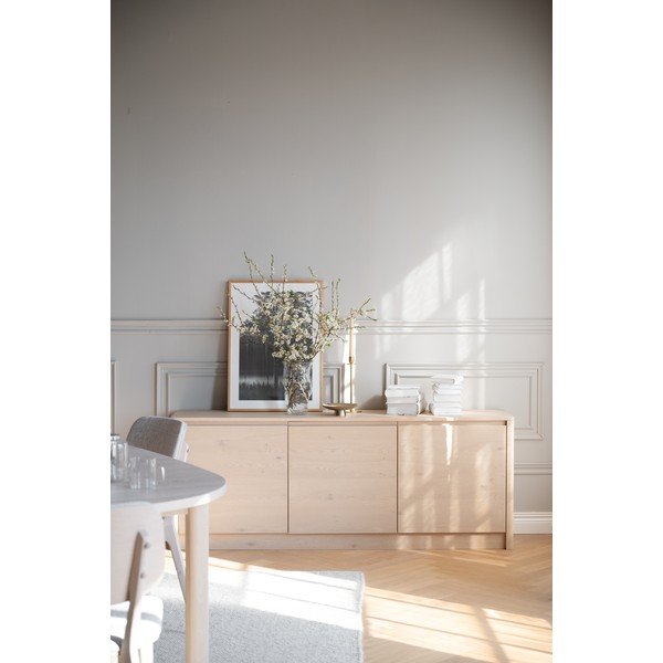 Komoda u dekoru hrasta u svijetloj prirodnoj boji 180x70x40 cm Melstone – Rowico-image-1
