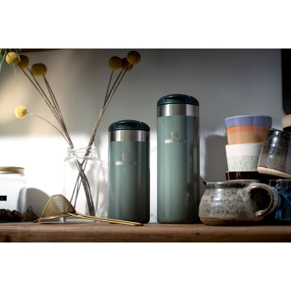 Zelena termo šalica od nehrđajućeg čelika 470 ml AeroLight™ Transit Hammer Tone Green – Stanley-image-4