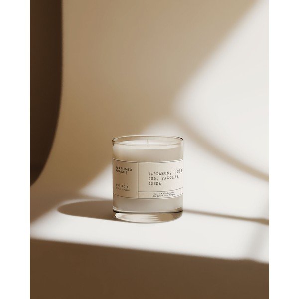 Mirisna svijeća od sojinog voska vrijeme gorenja 40 h #83 Cardamom, Rose, Oud, Tonka – Perfumed Prague