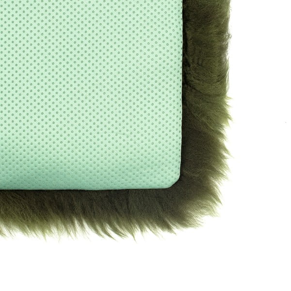 Tamnozeleni jastuk od ovčjeg krzna za blagovaonski stolac Royal Dream Zealand, 40 x 40 cm-image-1