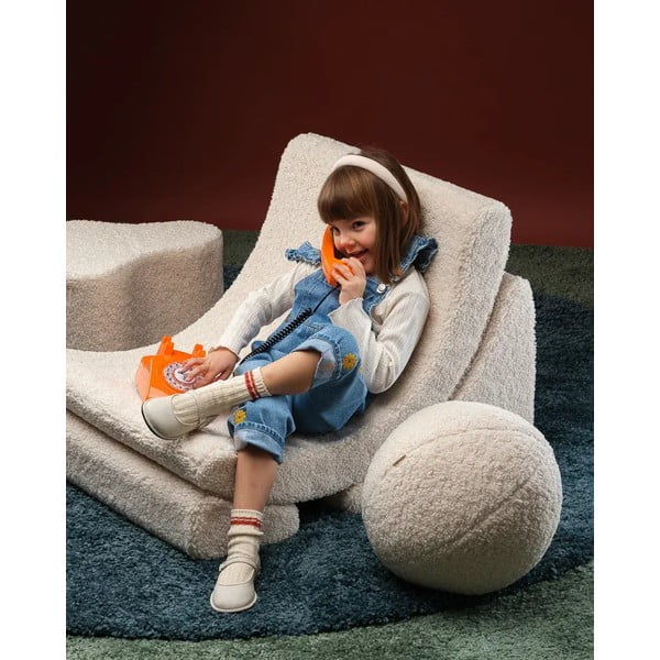 Krem dječji jastuk za sjedenje od bouclé tkanine Ball – Wigiwama-image-1