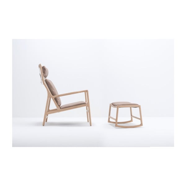 Fotelja s masivnom hrastovom konstrukcijom i sjedalom od smeđe bivolje kože Gazzda Dedo-image-3