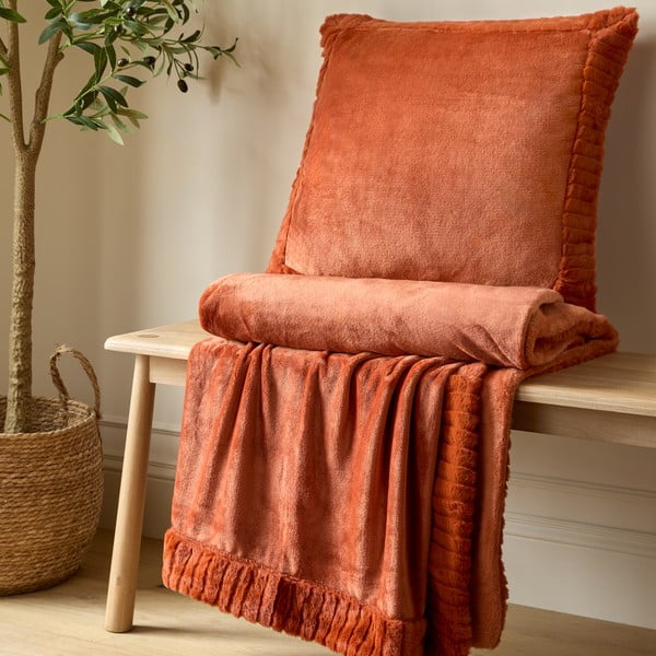 Ukrasni jastuk od mikropliša 55x55 cm Velvet and Faux Fur – Catherine Lansfield-image-3