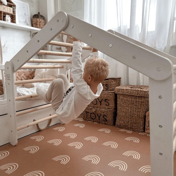 Bijeli pikler montessori trokut od masivnog bora 61x112x94 cm Montessori – Meowbaby-image-2