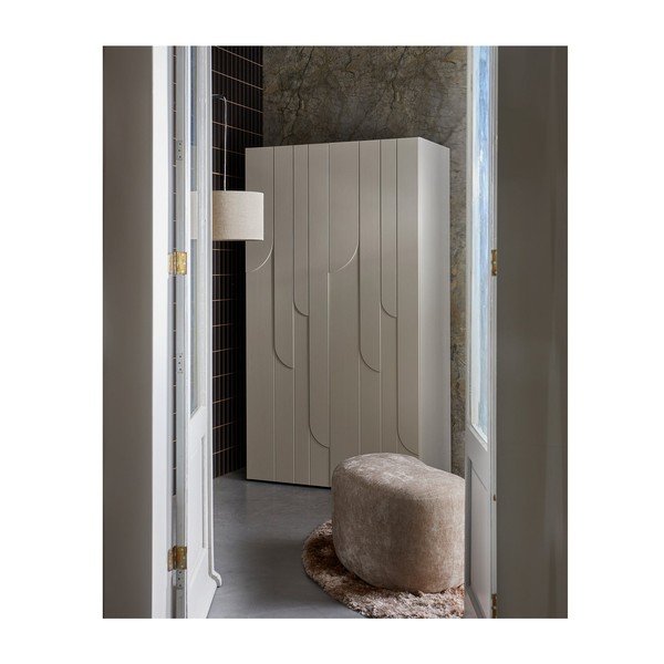 Svijetlo sivi ormar od masivnog bora 110x200x57 cm Rain – WOOOD-image-1