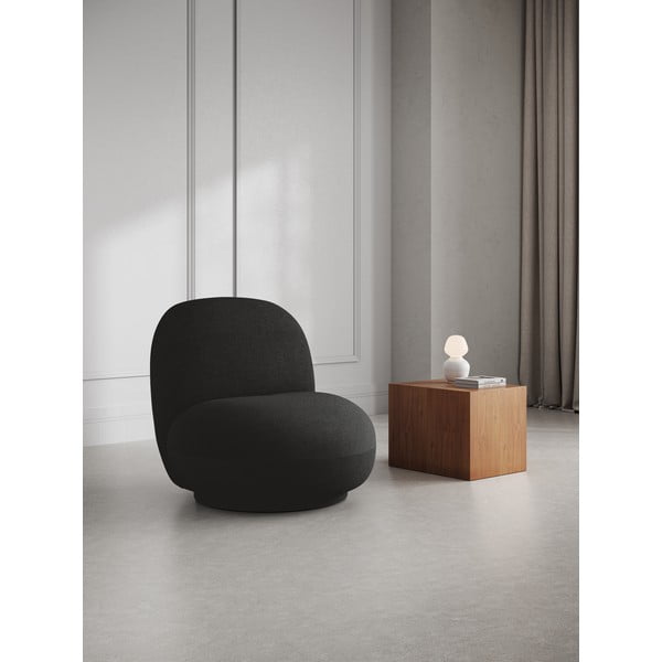 Crna fotelja od bouclé tkanine Chuck – Micadoni Home-image-1