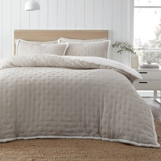 Krem posteljina za bračni krevet od sherpa flisa 200x200 cm Cosy Nori – Catherine Lansfield