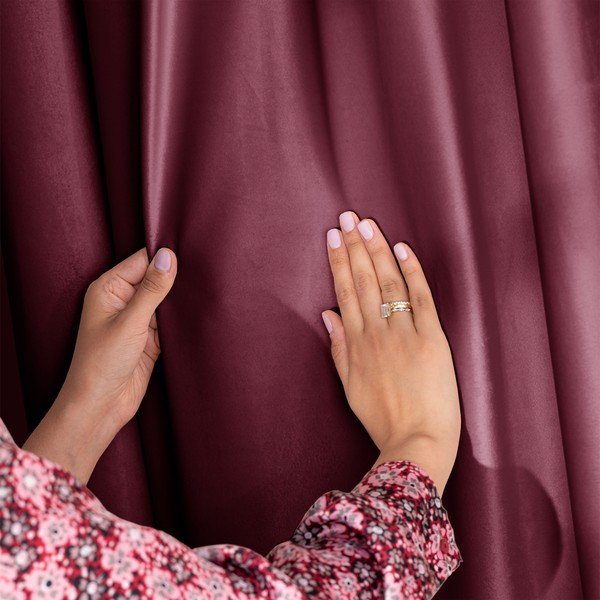Bordo/ružičasta zavjesa za djelomično zamračenje od samta 140x270 cm Eyelets – Restilo-image-3