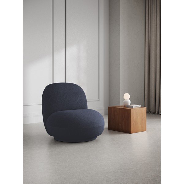 Tamno plava fotelja od bouclé tkanine Chuck – Micadoni Home-image-1