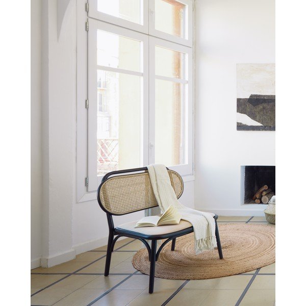 Stolica od punog brijesta sa završnom obradom crnog laka i tapeciranim sjedalom Kave Home Doriane-image-1