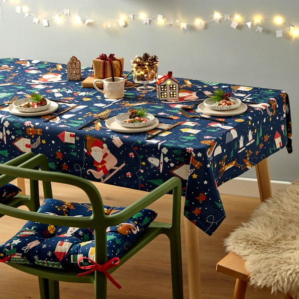 Pamučan stolnjak s božićnim motivom 137x229 cm Santa's Christmas Wonderland – Catherine Lansfield-image-1
