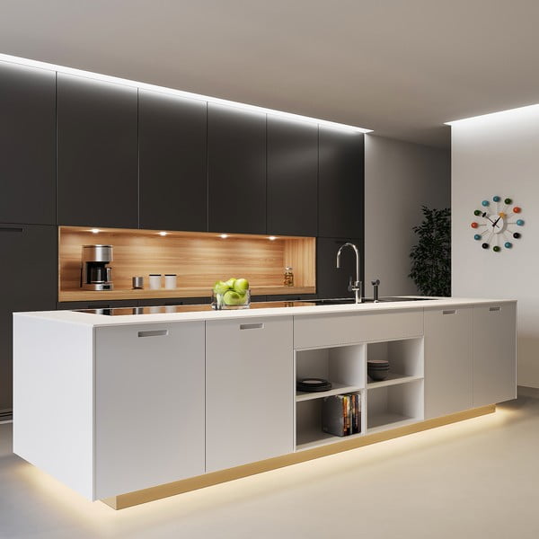 Crna LED traka 500 cm Chip – Reality-image-2