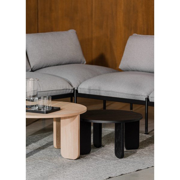 Crni okrugao stolić za kavu s pločom stola u dekoru hrasta ø 55 cm Kuvu – noo.ma-image-1