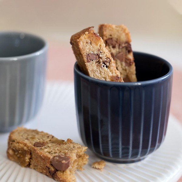 Tamnoplava porculanska šalica Kähler Design Hammershoi, 330 ml-image-2