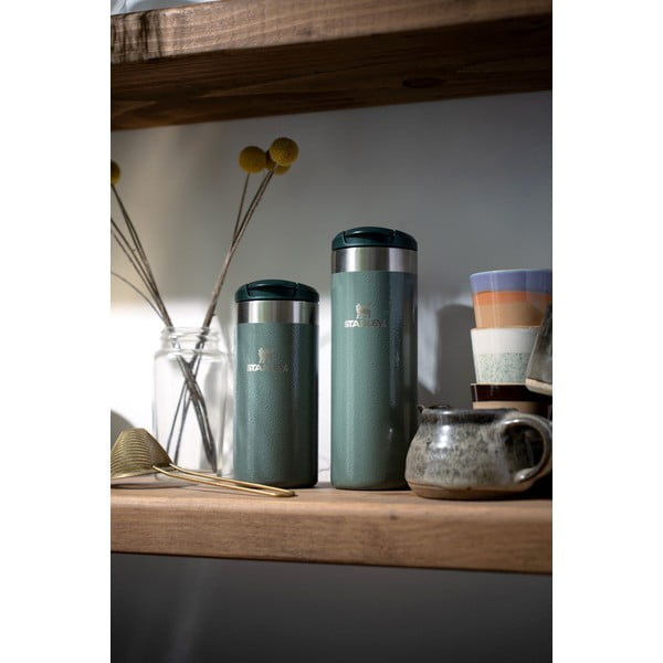 Zelena termo šalica od nehrđajućeg čelika 470 ml AeroLight™ Transit Hammer Tone Green – Stanley-image-1