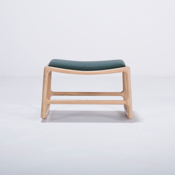 Tabure s konstrukcijom od hrastovog drveta sa zelenim tekstilnim sjedalom Gazzda Dedo