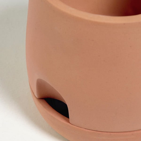 Terakota samozalijevajuća tegla s tanjurićem Kave Home Lelis, visina 26 cm-image-2