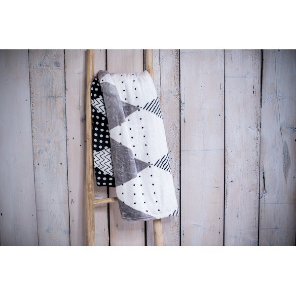 Mikroplišana deka My House Triangle, 150 x 200 cm-image-1