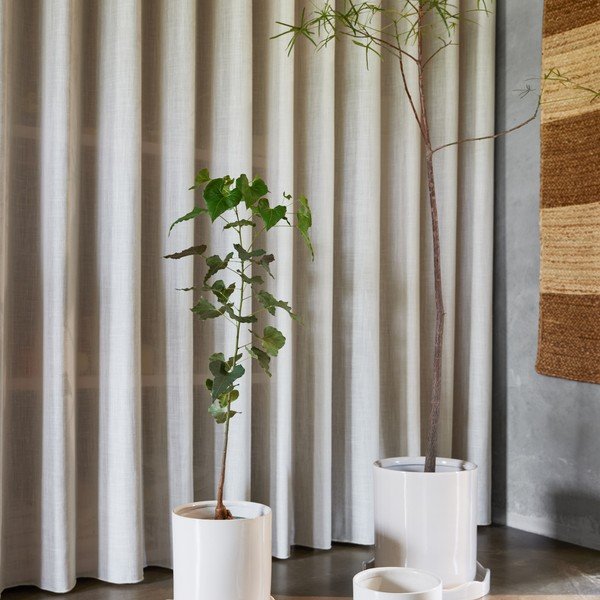 Ručno rađena ukrasna tegla za cvijeće od kamenine ø 16,5 cm Nami – OYOY Living Design-image-2