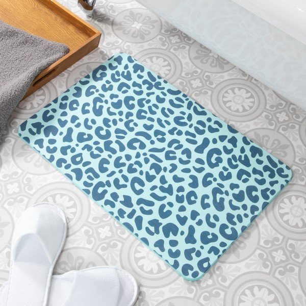 Svijetloplava kupaonska prostirka 39x60 cm Leopard - Artsy Doormats-image-1