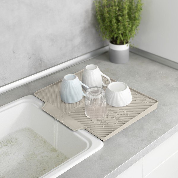 Bež plastična podloga za ocjeđivanje posuđa 34x40 cm Nelia – Wenko-image-1