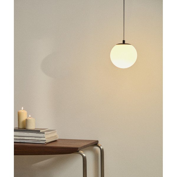 Bijela/crna metalna viseća svjetiljka sa staklenim sjenilom ø 15 cm Brisia – Kave Home-image-1