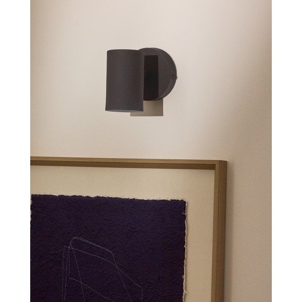 Crna metalna zidna lampa Manie – Kave Home-image-1